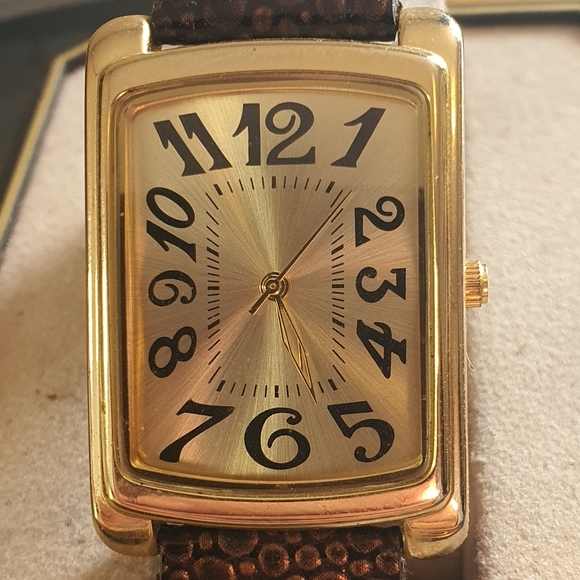 FMD Other - 5/$20 FMDZR195 Goldtone Leather Men's Dress Watch